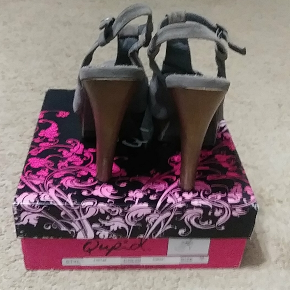 "GENTLY USED" Gray suede dance style heel Saydie - Picture 3 of 5